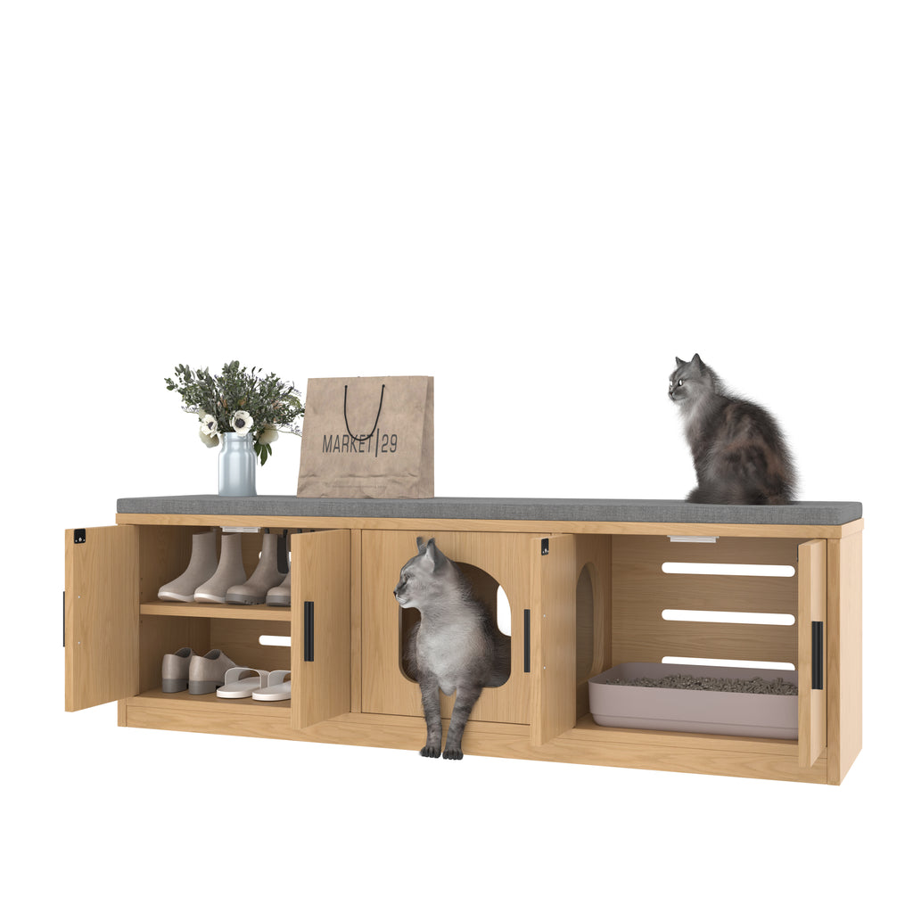 Kratzmatte im Durchgang des Katzenschranks