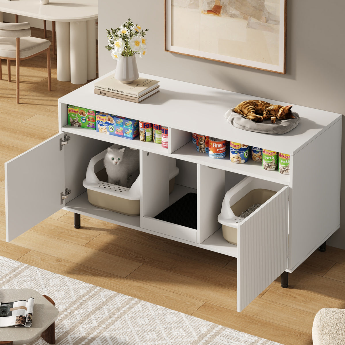 Schrank geöffnet mit Platz für zwei Katzentoiletten